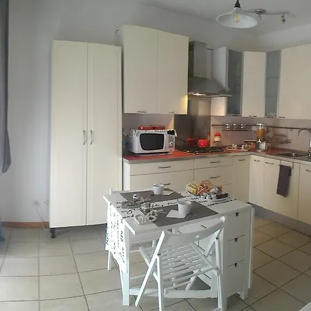 Degli Artisti Apartment *